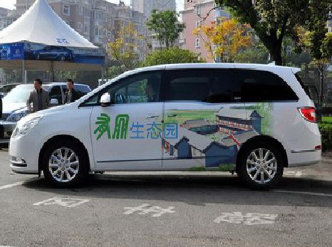 高安户外车贴喷绘如何保持效果?